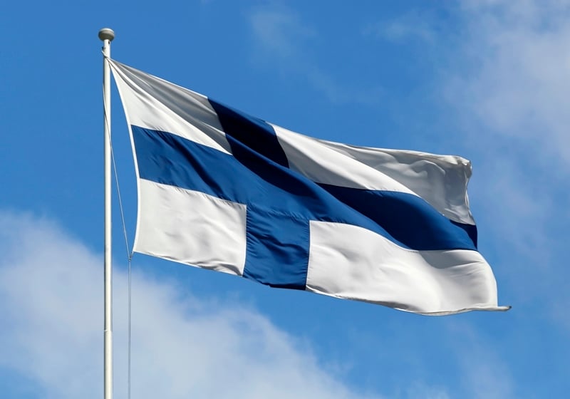 Suomen-lippu_800